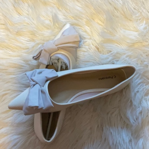 C.Paravano Women’s Cream Formal Leather Pointed Toe Embellish Bow Flats Size 8.5 - Picture 8 of 12